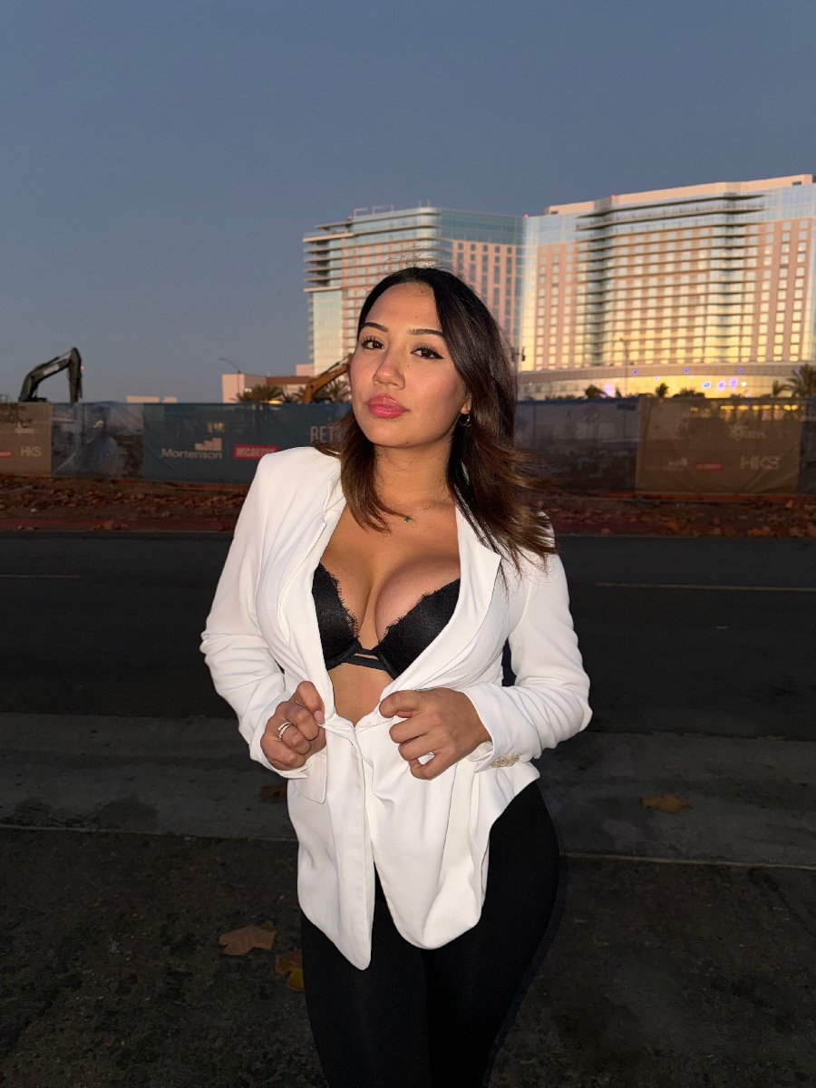 Take a pause and enjoy Ali Cruz — streaming from Ufa