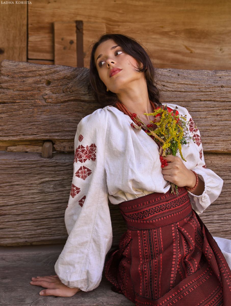 Girls in Slavic costumes in Ufa
