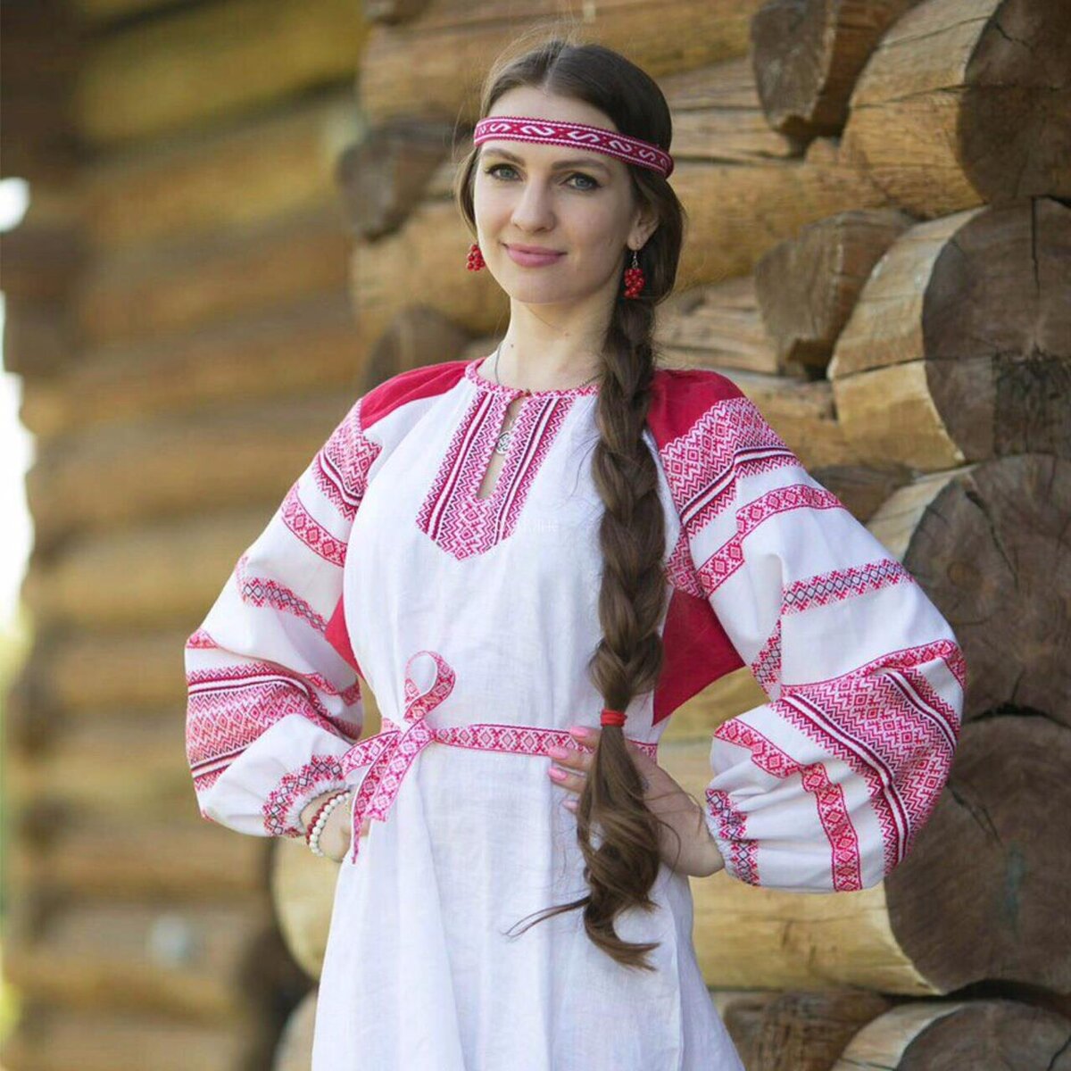 Girls in Slavic costumes in Ufa
