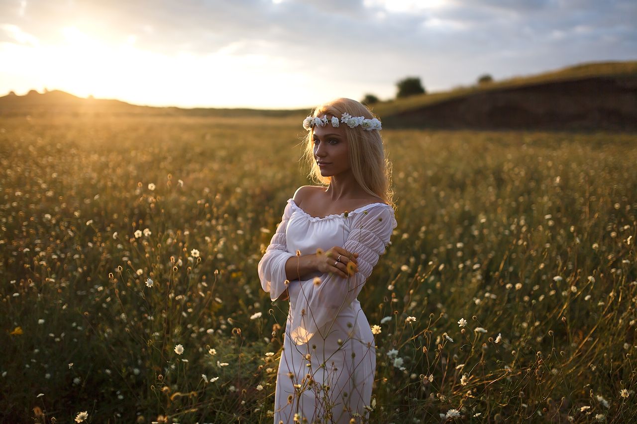 Girls in Slavic costumes in Ufa