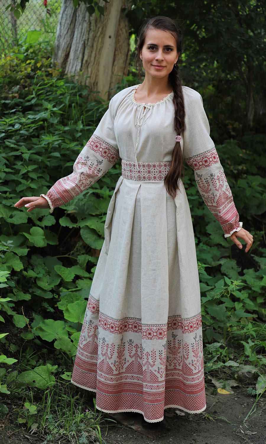Girls in Slavic costumes in Ufa