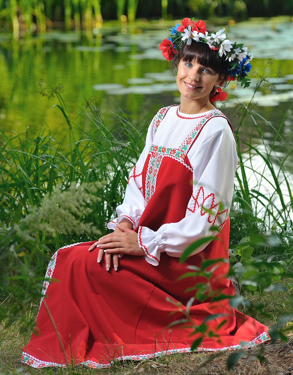 Beautiful girl Girls in Slavic costumes in Ufa