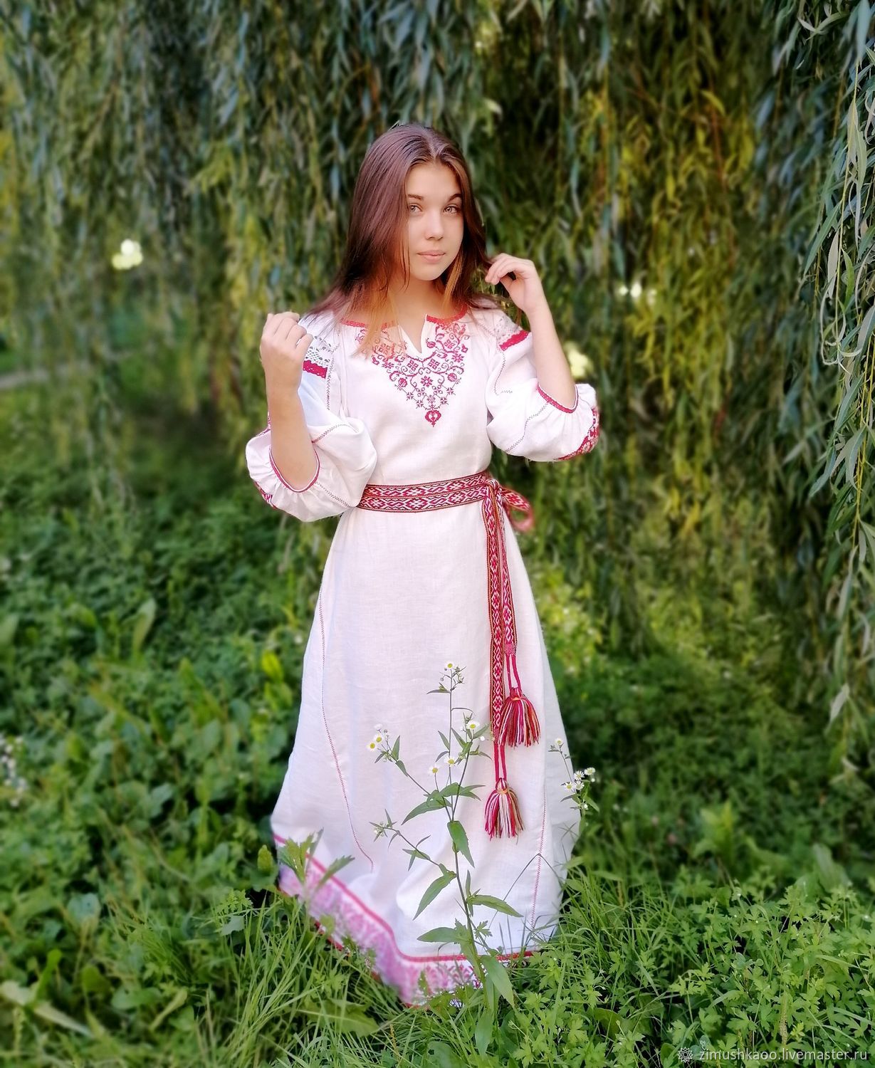 Girl Girls in Slavic costumes in Ufa